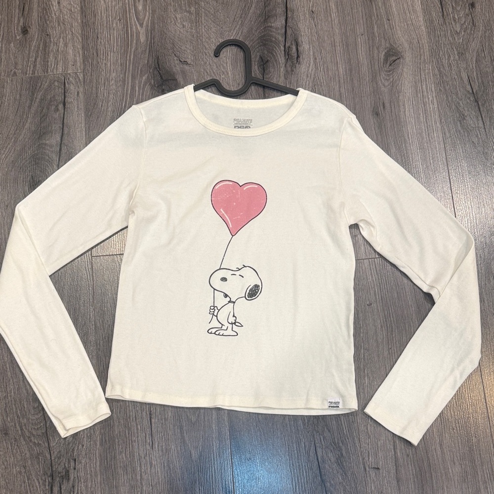 Peanuts X RSQ Long Sleeve Shirt - Cream Snoopy with Pink Heart Valentines Day